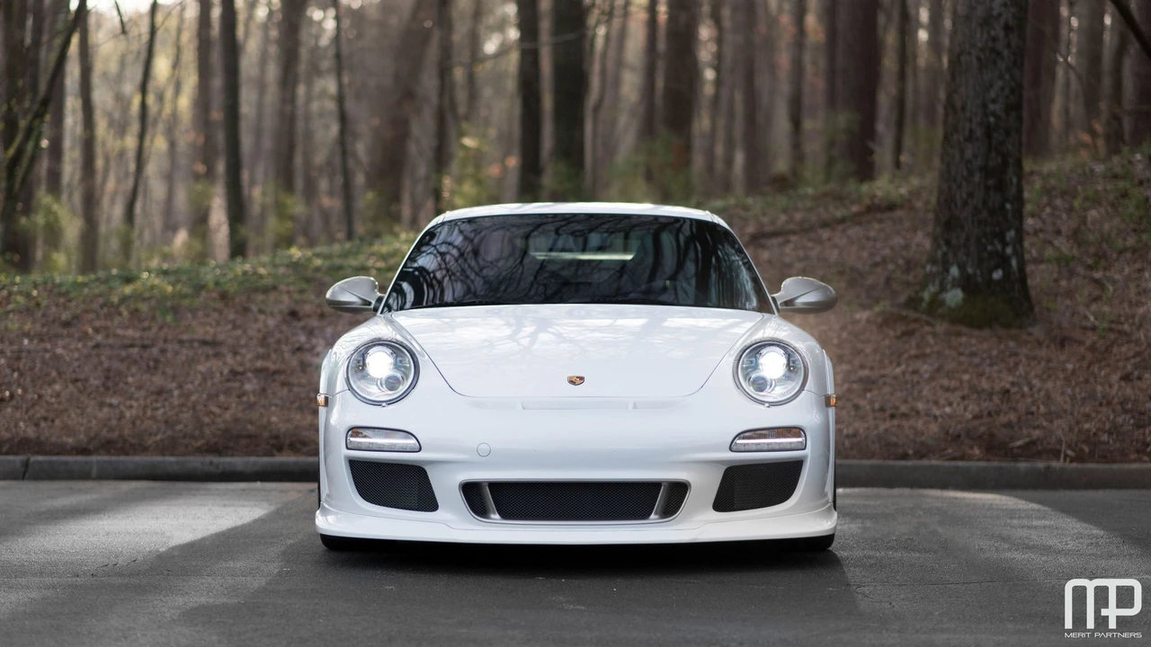 2010 Porsche 997 GT3 RS - Image 2 of 31