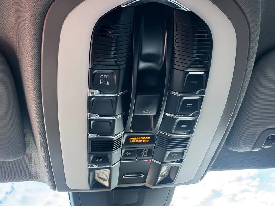 2010 Porsche 970 Panamera 4S - Image 13 of 17