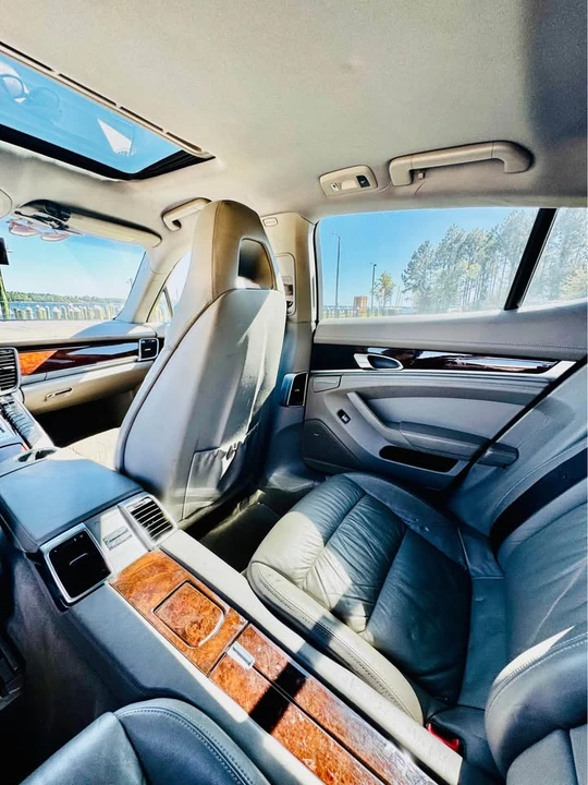 2010 Porsche 970 Panamera 4S - Image 7 of 12