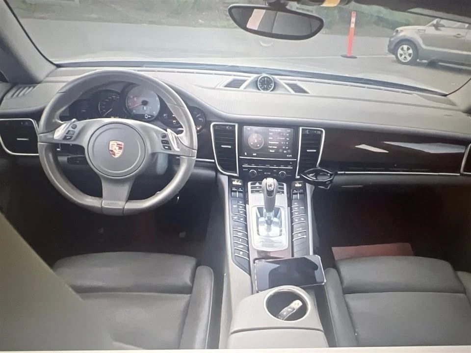 2010 Porsche 970 Panamera 4S - Image 7 of 8