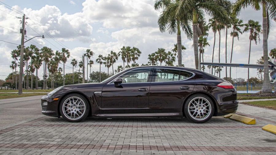 2010 Porsche 970 Panamera 4S - Image 2 of 31