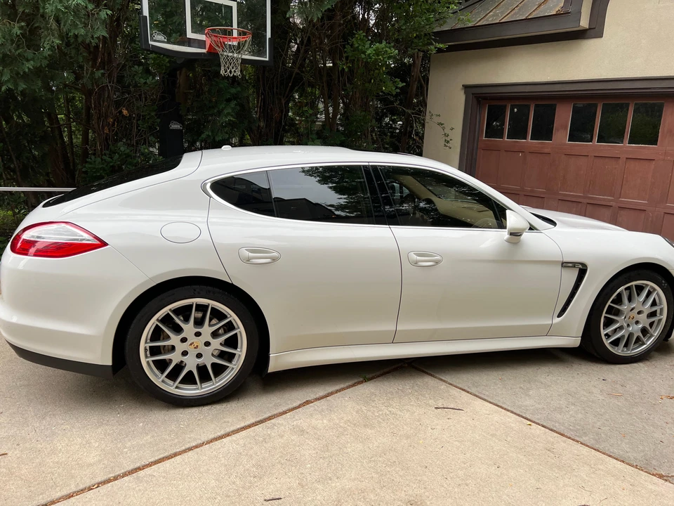 2010 Porsche 970 Panamera 4S - Image 27 of 31