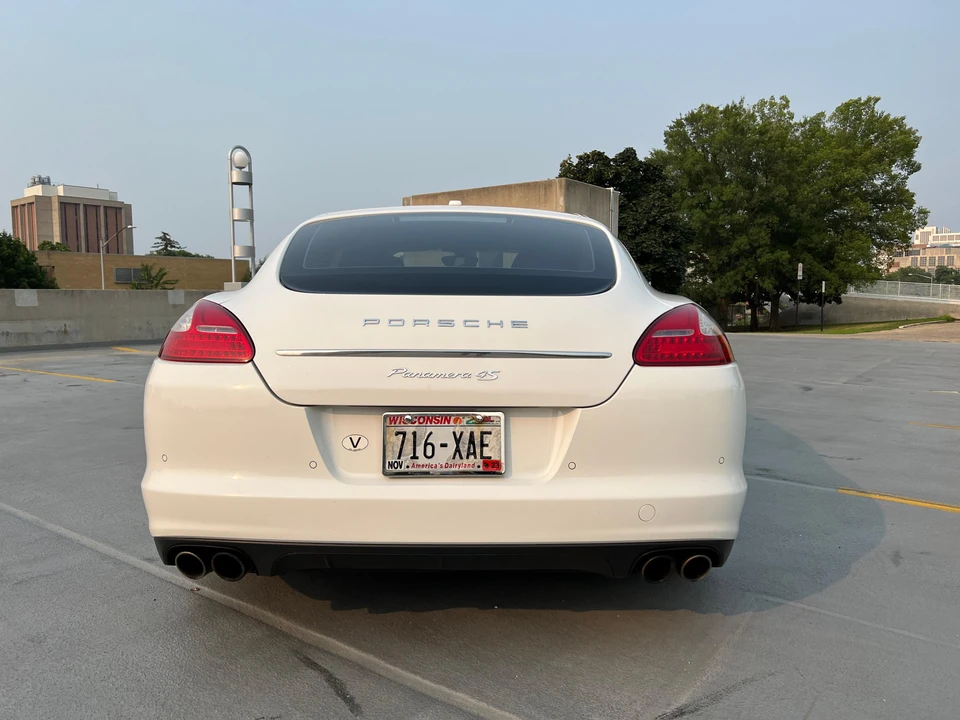 2010 Porsche 970 Panamera 4S - Image 16 of 31