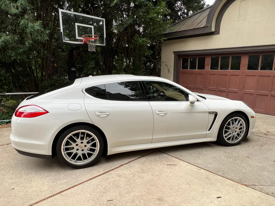2010 Porsche 970 Panamera 4S - Image 25 of 31