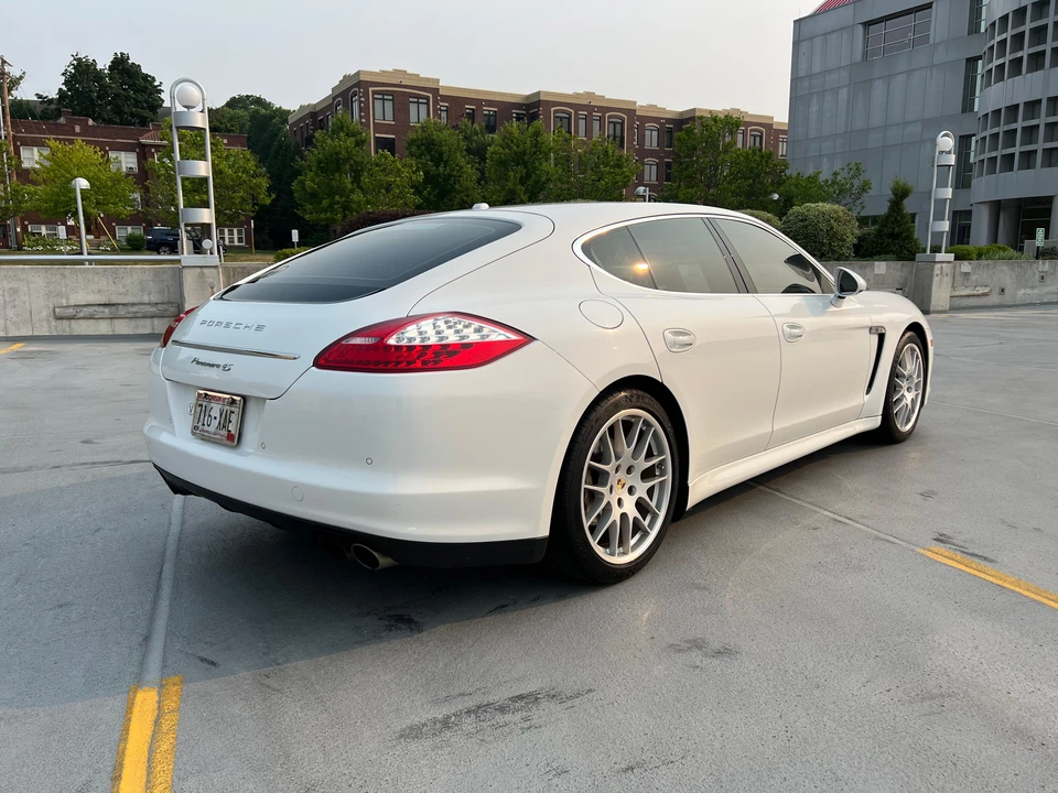 2010 Porsche 970 Panamera 4S - Image 21 of 31