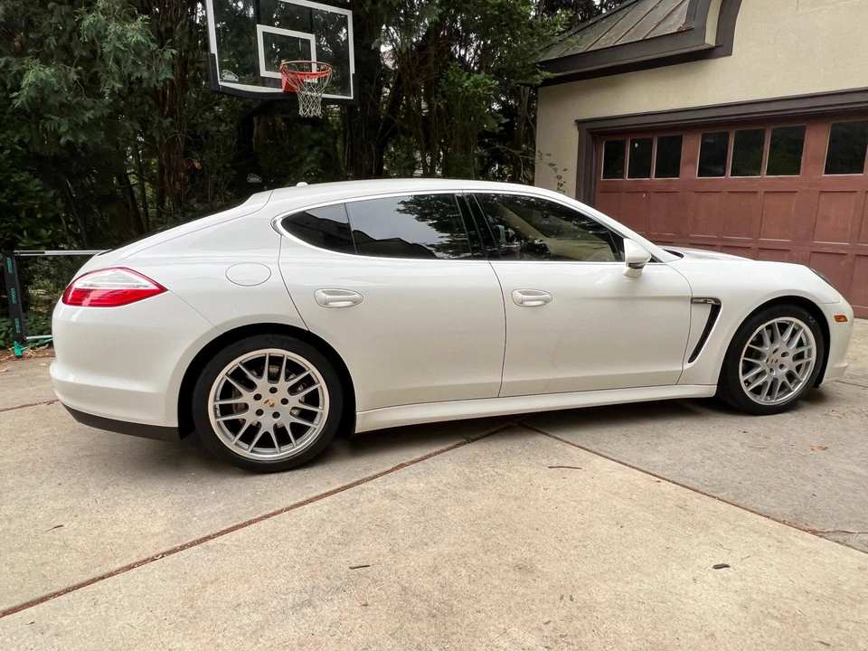 2010 Porsche 970 Panamera 4S - Image 26 of 31