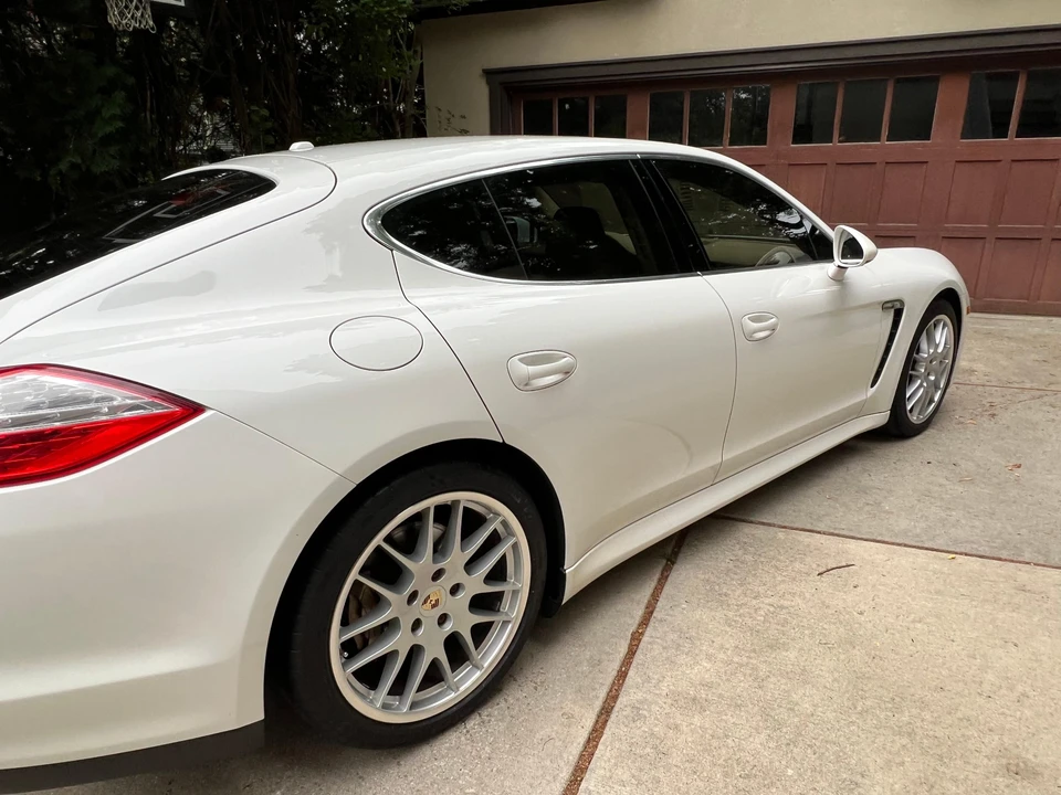 2010 Porsche 970 Panamera 4S - Image 23 of 31