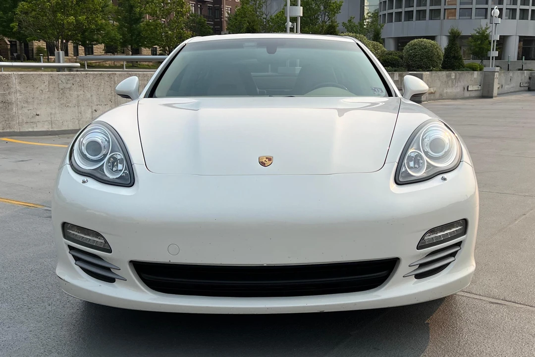 2010 Porsche 970 Panamera 4S - Image 2 of 31
