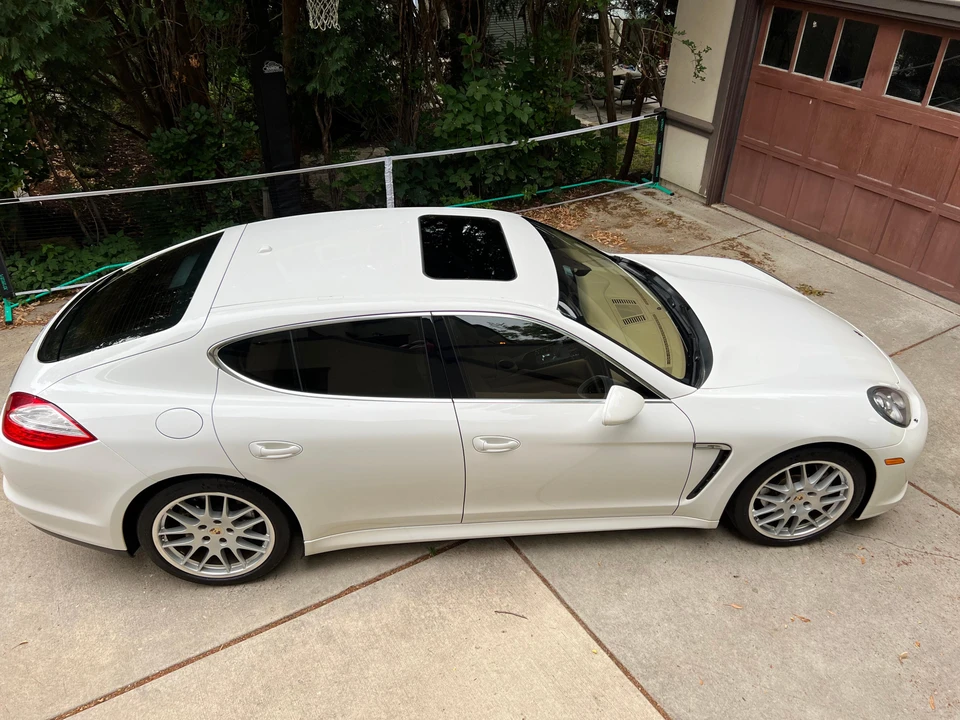 2010 Porsche 970 Panamera 4S - Image 28 of 31