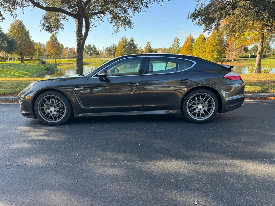 2010 Porsche 970 Panamera 4S - Image 6 of 31