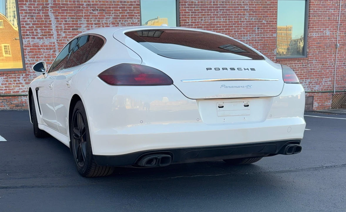 2010 Porsche 970 Panamera 4S - Image 9 of 31