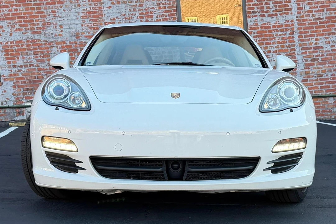 2010 Porsche 970 Panamera 4S - Image 2 of 31