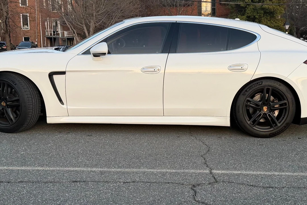 2010 Porsche 970 Panamera 4S - Image 23 of 31
