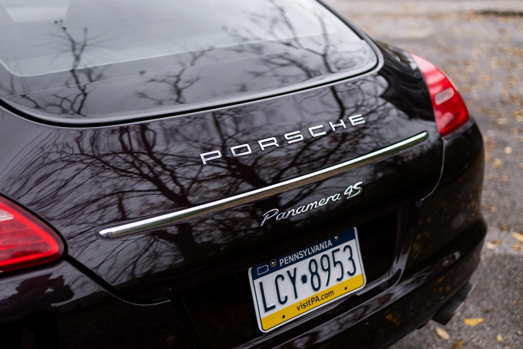 2010 Porsche 970 Panamera 4S - Image 18 of 31