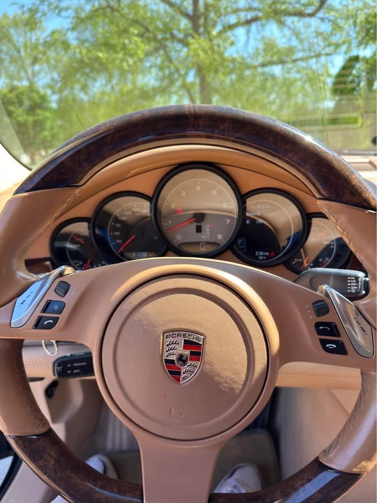 2010 Porsche Cayman - Image 9 of 10
