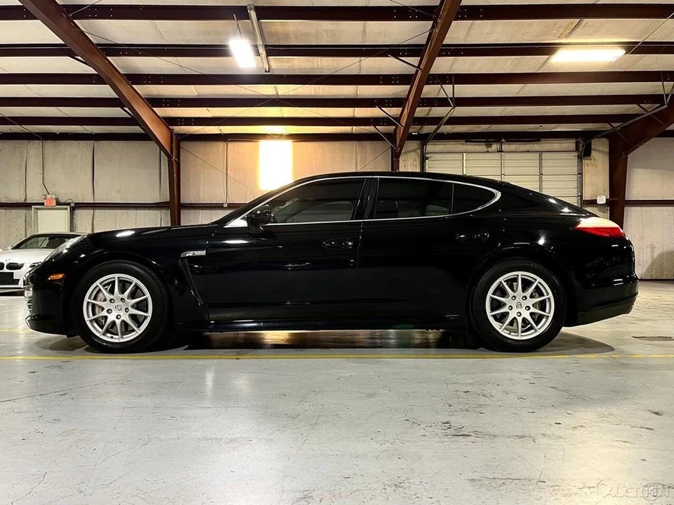 2010 Porsche 970 Panamera S - Image 14 of 21