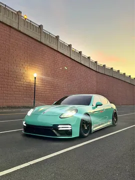2010 Porsche Panamera Turbo S Sport V8