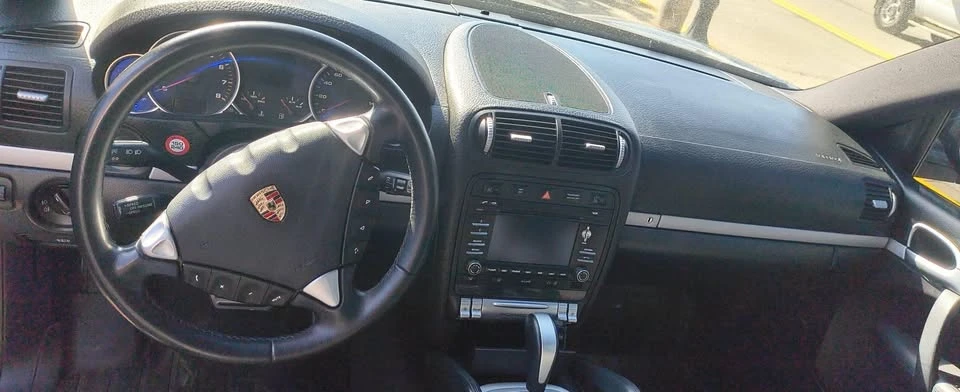 2010 Porsche Cayenne - Image 7 of 7