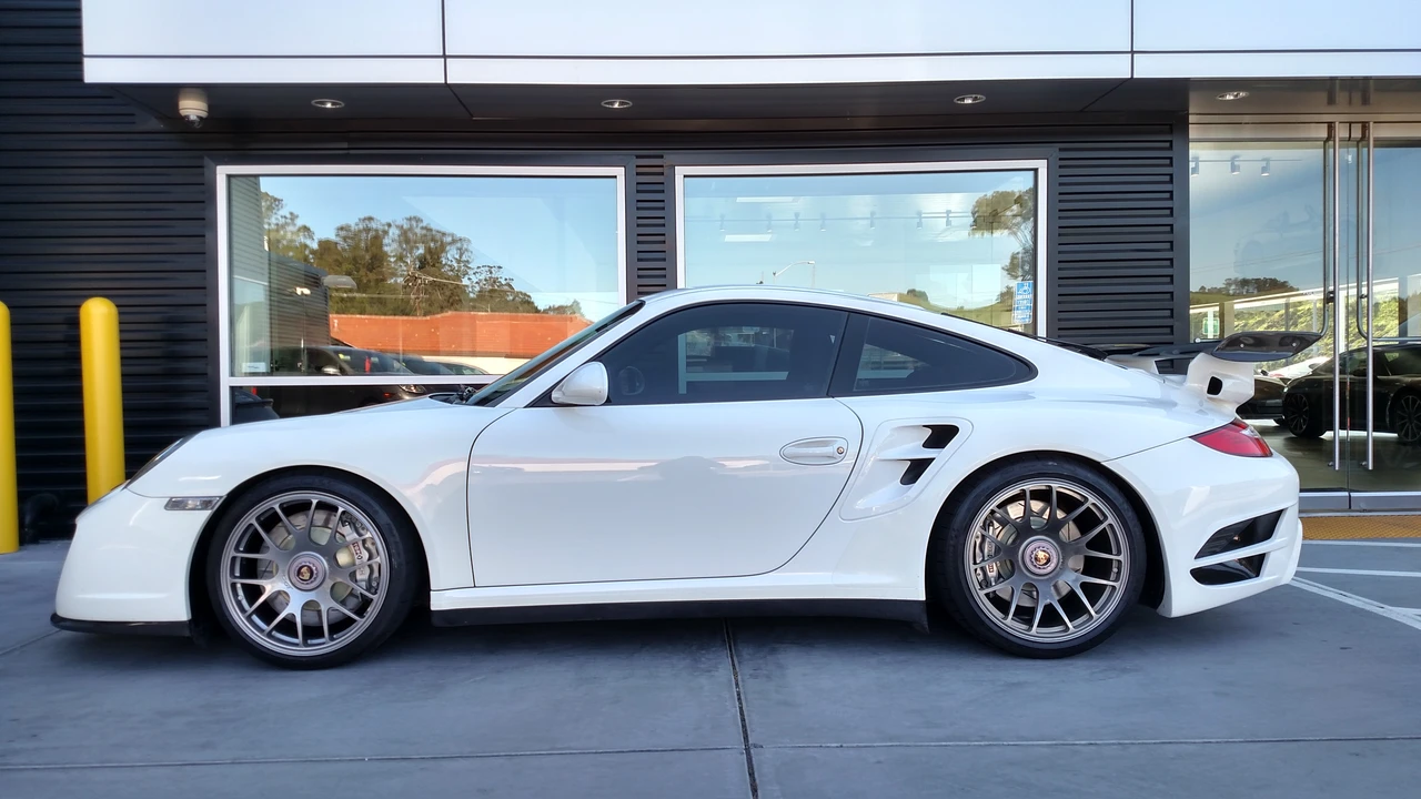 2010 Porsche 997 Turbo - Image 2 of 5