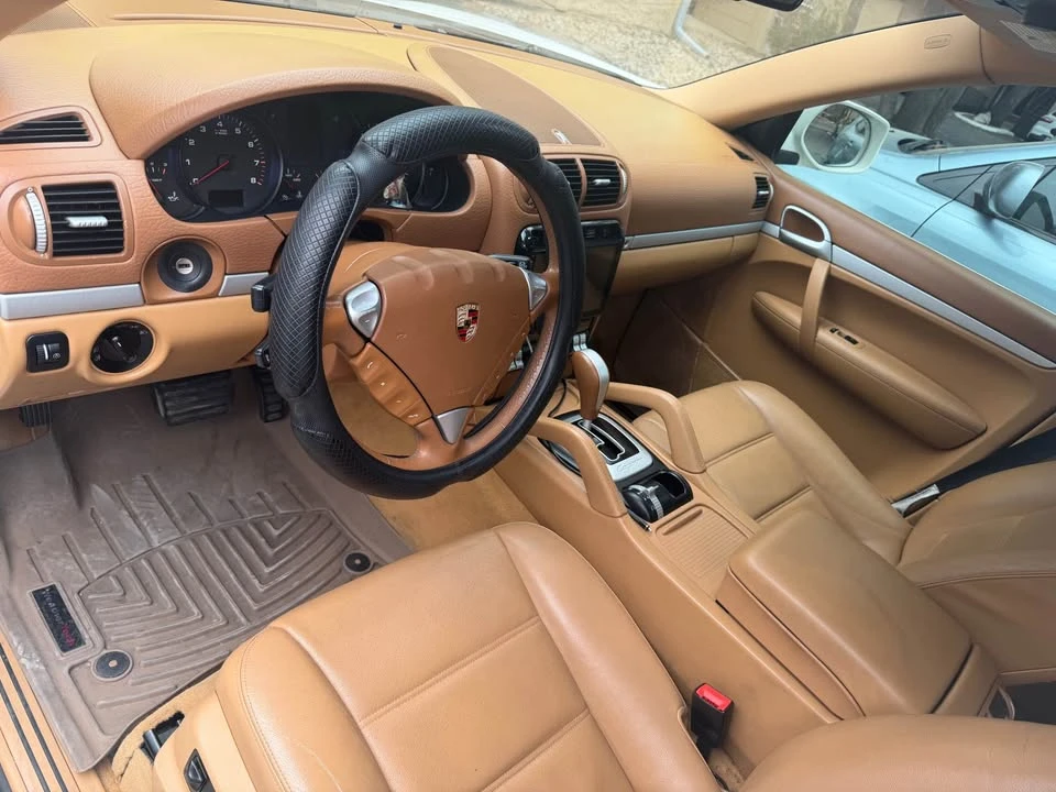 2010 Porsche 955/957 Cayenne - Image 2 of 7