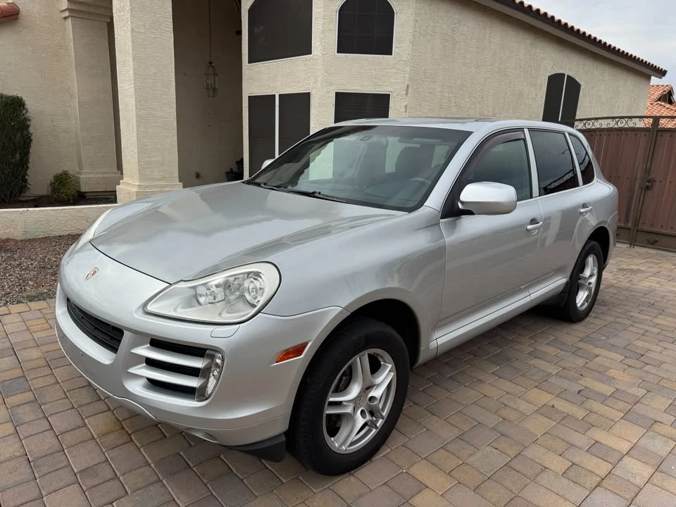 2010 Porsche 955/957 Cayenne - Image 2 of 13