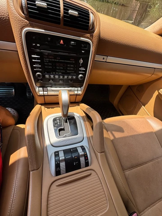 2010 Porsche 955/957 Cayenne GTS - Image 13 of 20