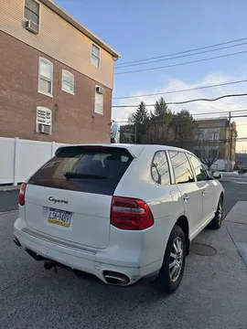 2010 Porsche Cayenne Base