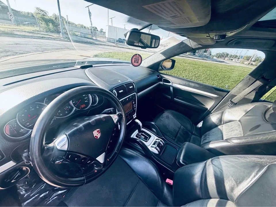 2010 Porsche 955/957 Cayenne GTS - Image 13 of 17