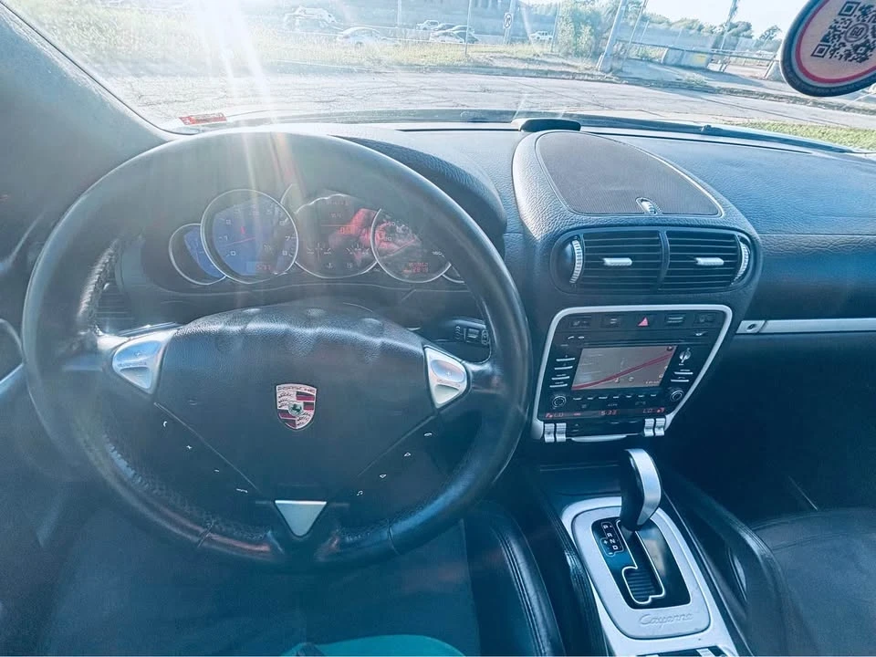 2010 Porsche 955/957 Cayenne GTS - Image 10 of 17