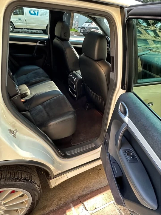 2010 Porsche 955/957 Cayenne GTS - Image 13 of 16