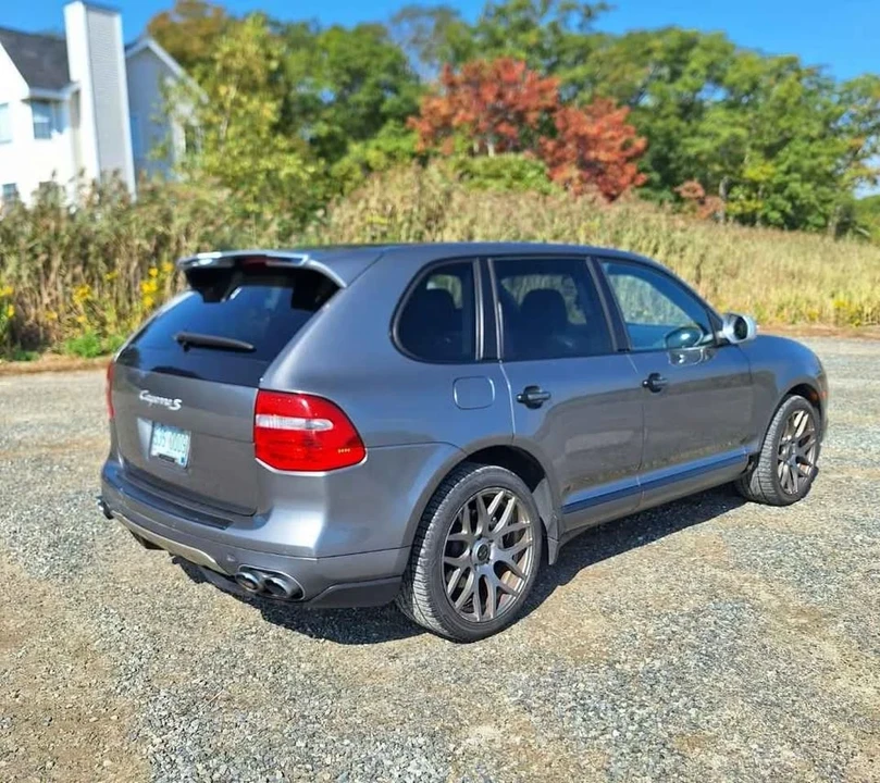 2010 Porsche 955/957 Cayenne GTS - Image 2 of 19