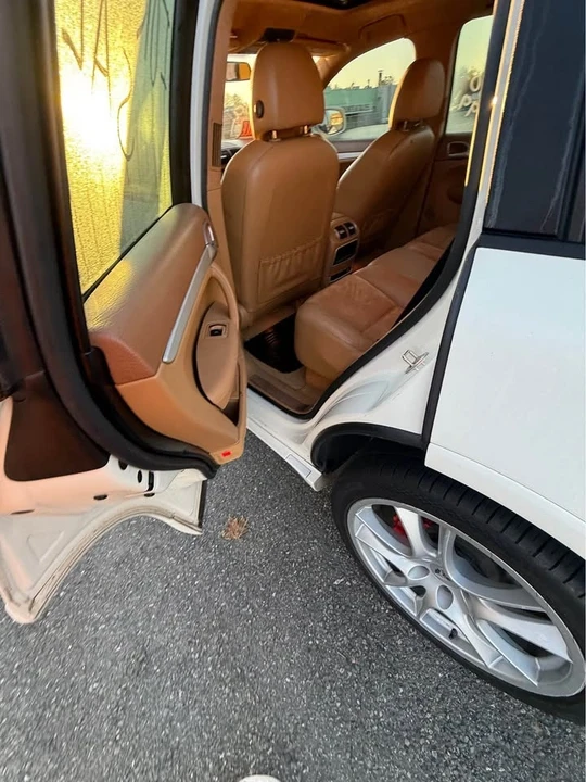 2010 Porsche 955/957 Cayenne GTS - Image 2 of 10