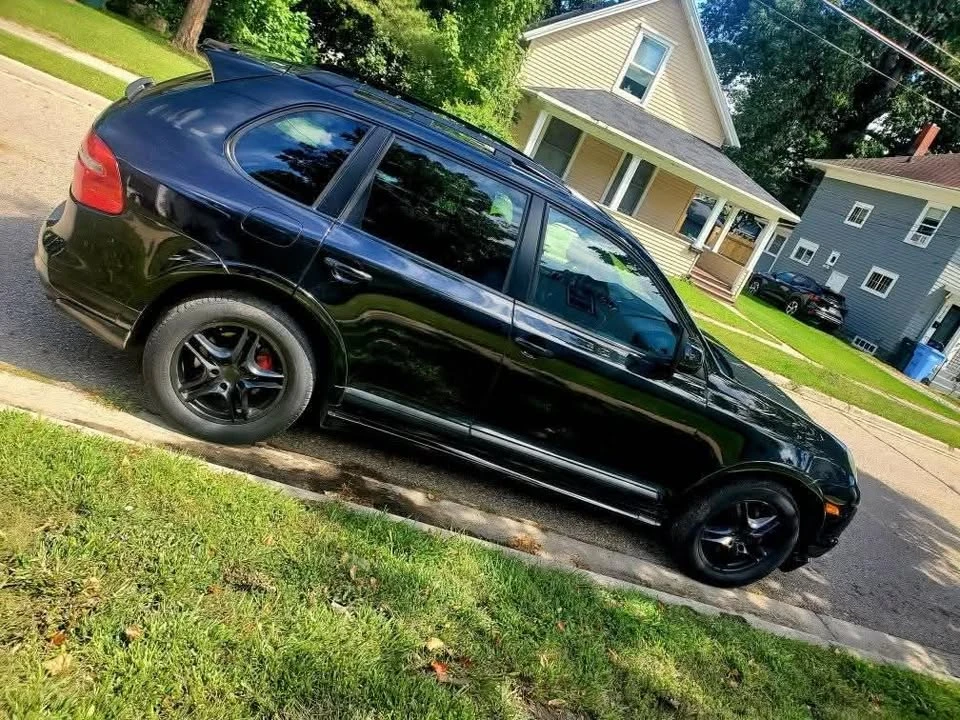 2010 Porsche 955/957 Cayenne GTS - Image 3 of 4