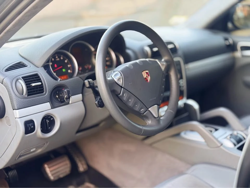 2010 Porsche 955/957 Cayenne GTS - Image 19 of 20