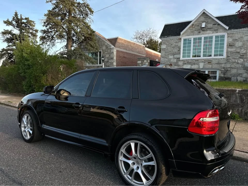 2010 Porsche 955/957 Cayenne GTS - Image 8 of 20