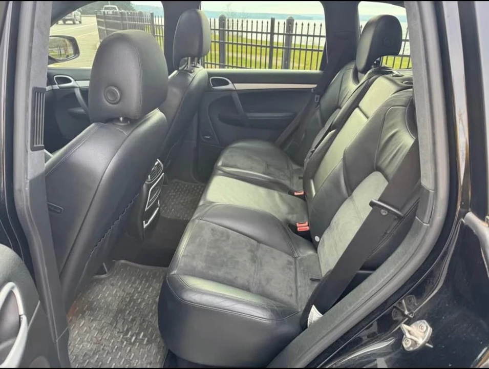 2010 Porsche 955/957 Cayenne GTS - Image 12 of 18