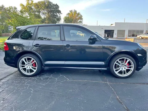 2010 Porsche Cayenne GTS