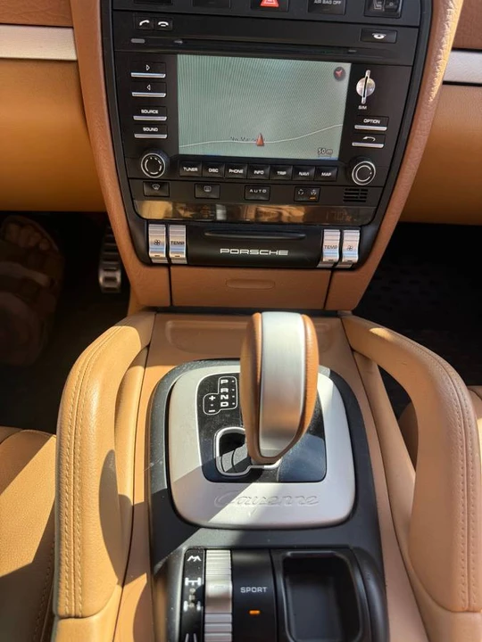 2010 Porsche 955/957 Cayenne - Image 9 of 16
