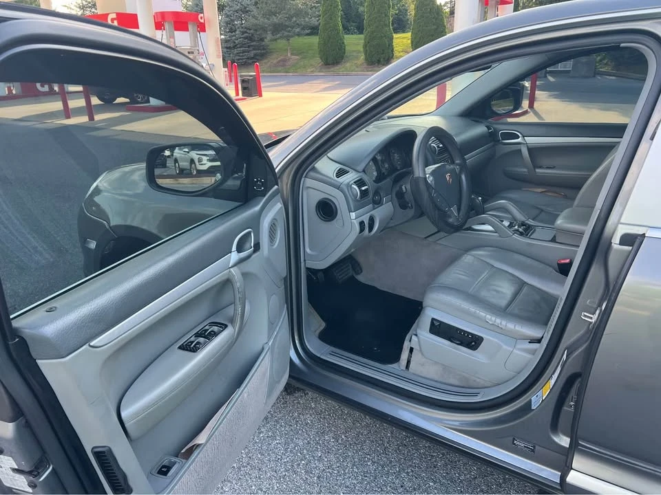 2010 Porsche 955/957 Cayenne S - Image 10 of 18