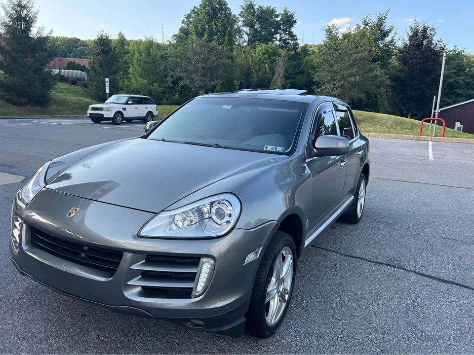 2010 Porsche 955/957 Cayenne S - Image 2 of 20