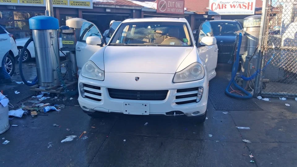 2010 Porsche 955/957 Cayenne S - Image 7 of 11