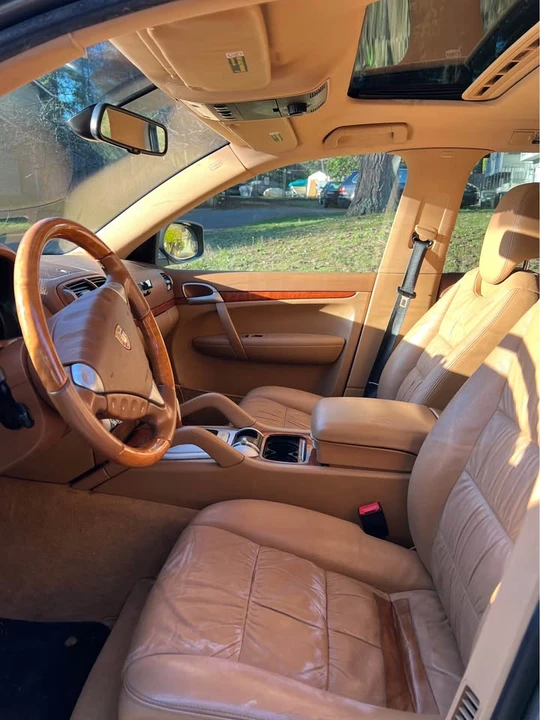 2010 Porsche 955/957 Cayenne S - Image 2 of 8
