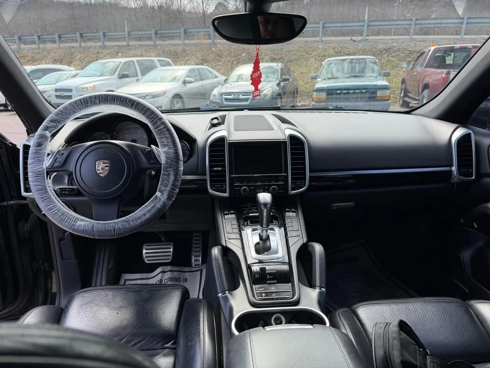 2010 Porsche 955/957 Cayenne S - Image 9 of 12
