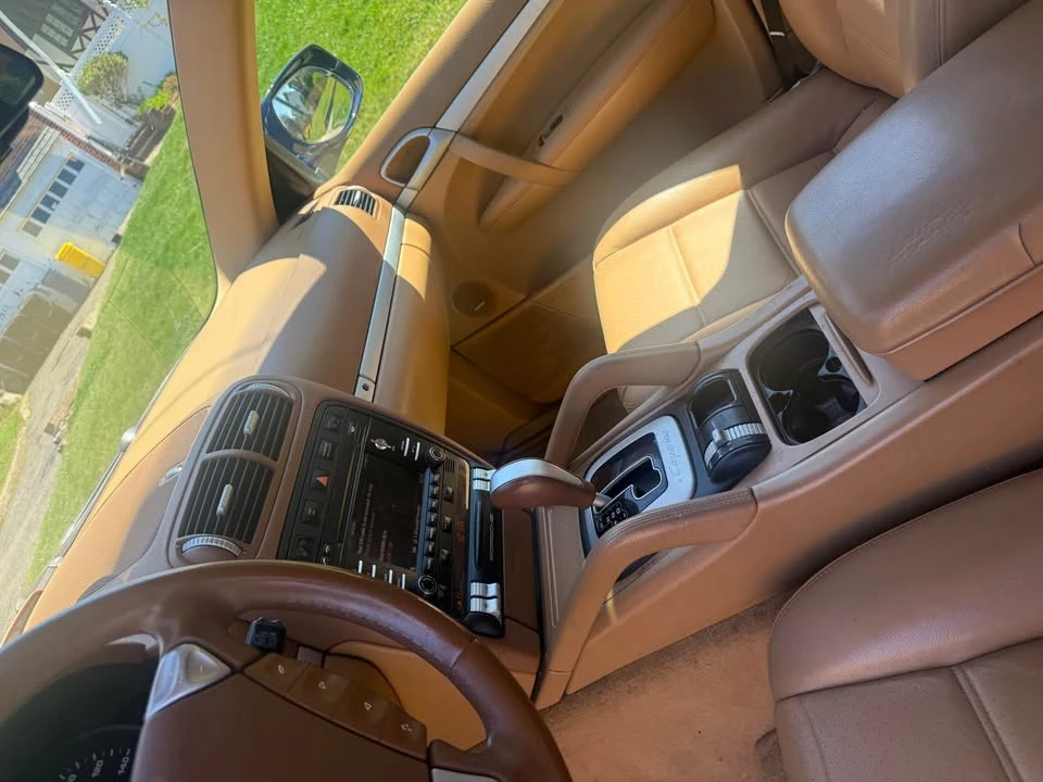 2010 Porsche 955/957 Cayenne S - Image 10 of 11