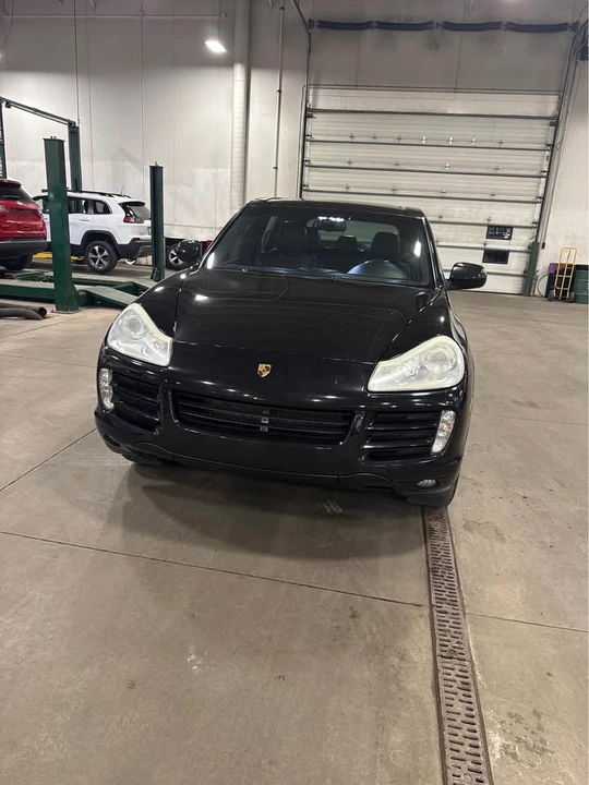 2010 Porsche 955/957 Cayenne S - Image 2 of 17