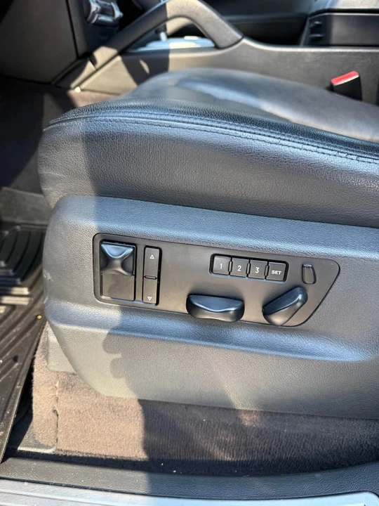 2010 Porsche 955/957 Cayenne S - Image 14 of 17