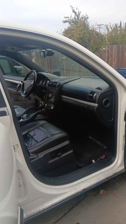 2010 Porsche 958 Cayenne - Image 6 of 14