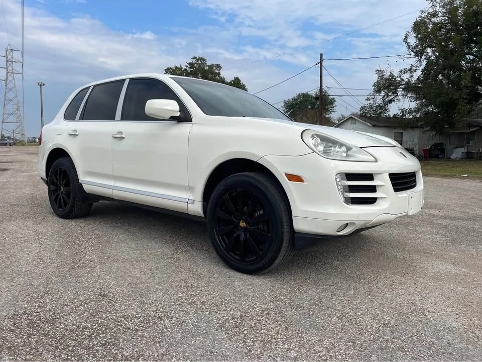 2010 Porsche 958 Cayenne - Image 2 of 7