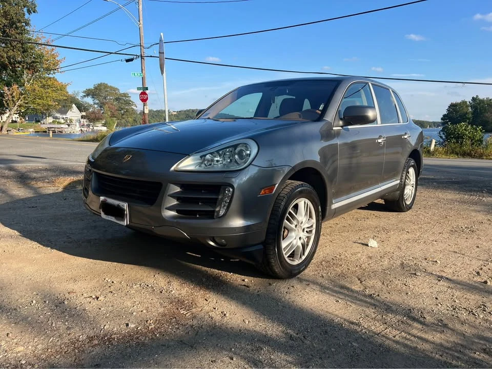 2010 Porsche 955/957 Cayenne - Image 2 of 11