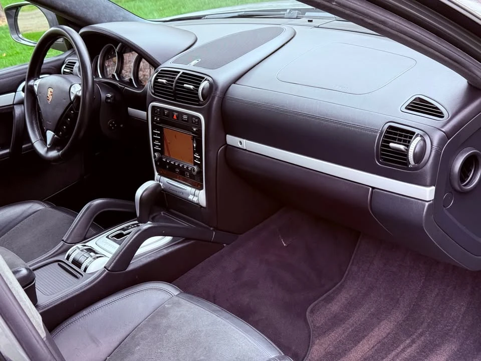 2010 Porsche 955/957 Cayenne GTS - Image 11 of 20